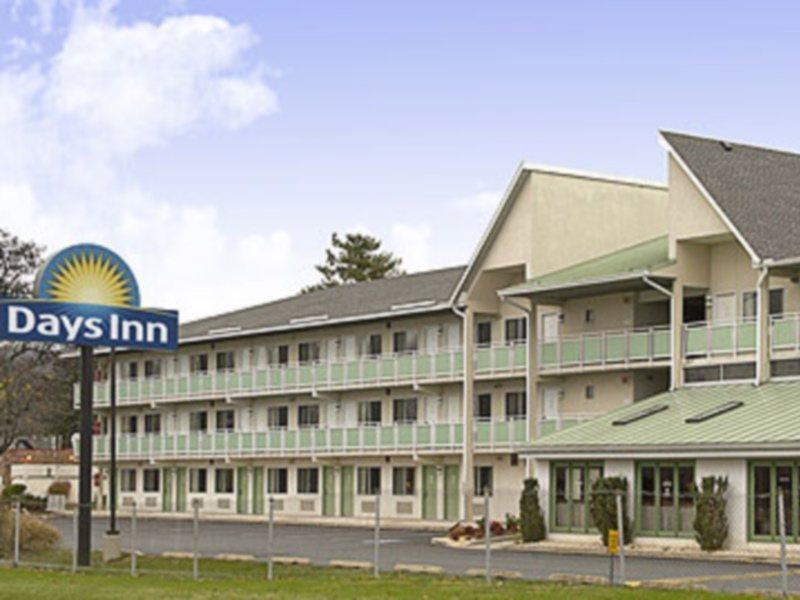 Days Inn By Wyndham Harrisburg North Экстерьер фото